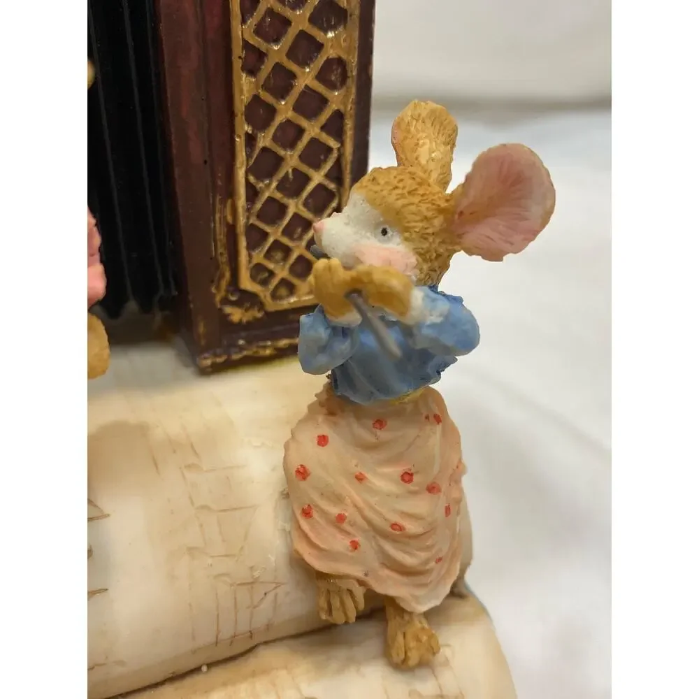 Classic Treasures Musical Animated Accordion & Mouse Sculpture.